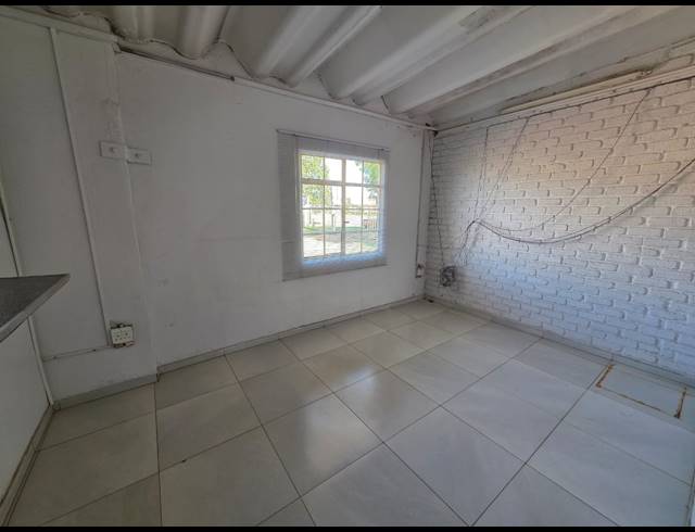 1,450M² BUILDING FOR SALE IN VAALPARK